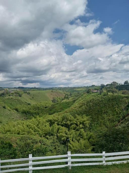 Desactivada Vila Pereira Exterior foto